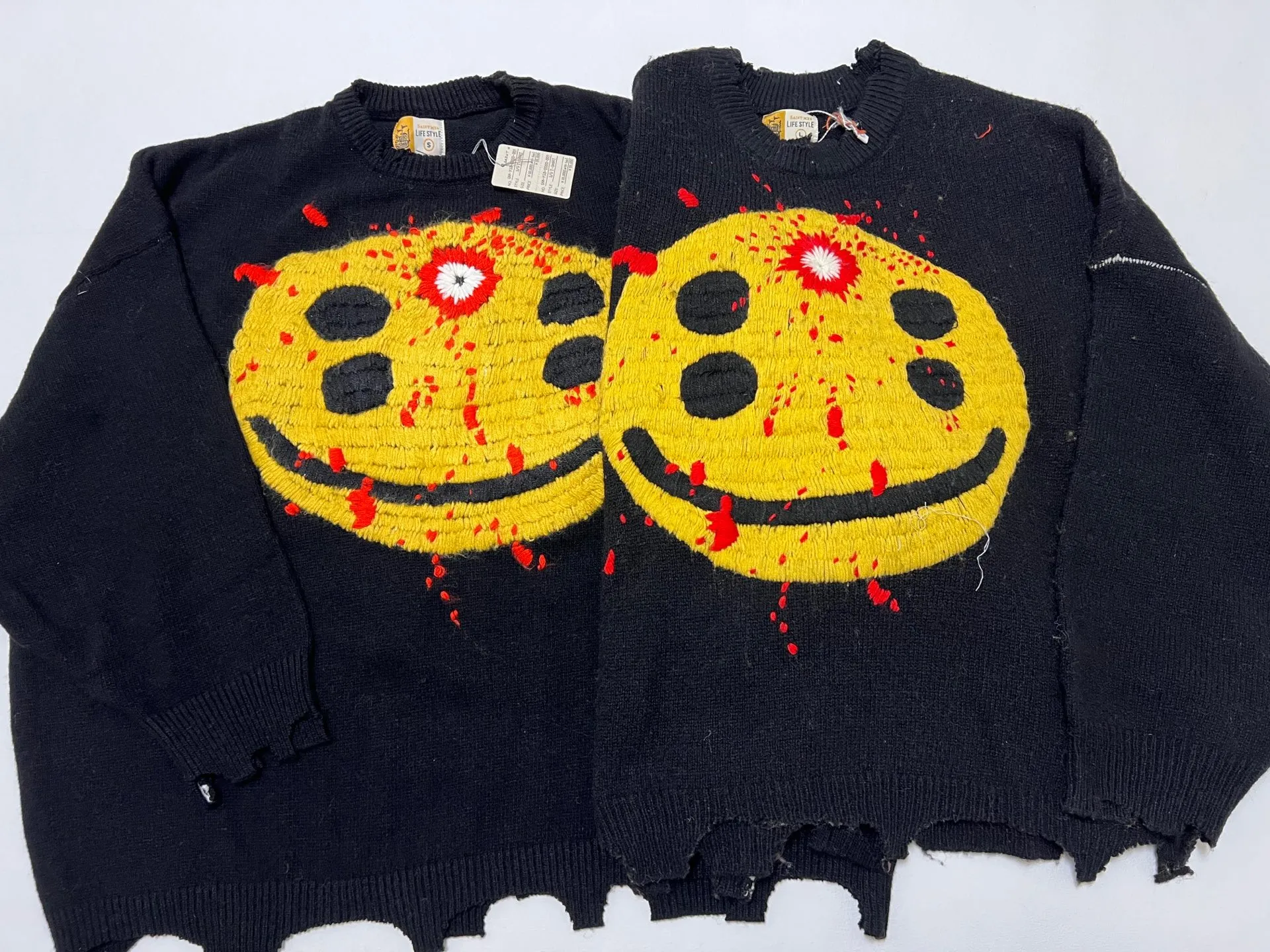 Pattern making VS ZP Super heavy hand embroidery Customized dyed wool Made with care SAINT M×××××× x CACTUS PLANT FLEA MMARKE SMILE CP_CREW KNT/BLK The latest CPFM joint model Hit the smiley face destruction sweater Black S-XL